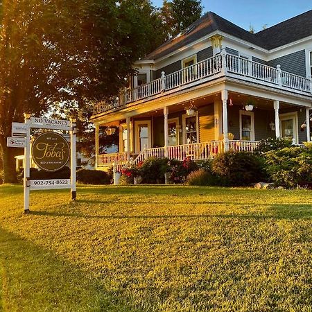 Toba'S Bed & Breakfast Lunenburg Esterno foto