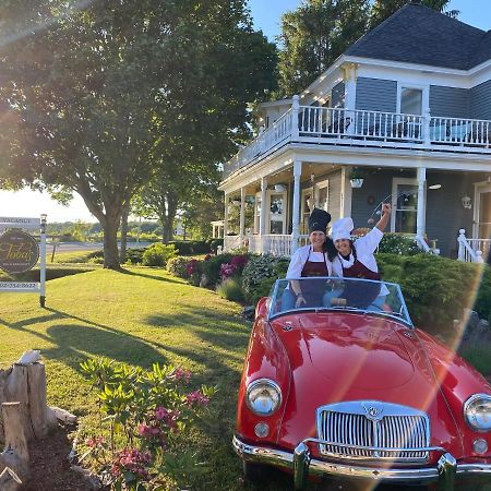 Toba'S Bed & Breakfast Lunenburg Esterno foto