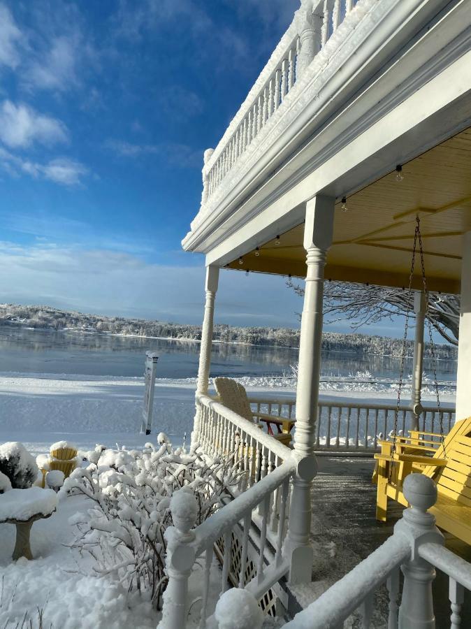 Toba'S Bed & Breakfast Lunenburg Esterno foto