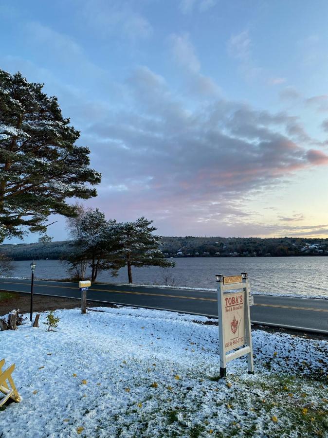 Toba'S Bed & Breakfast Lunenburg Esterno foto