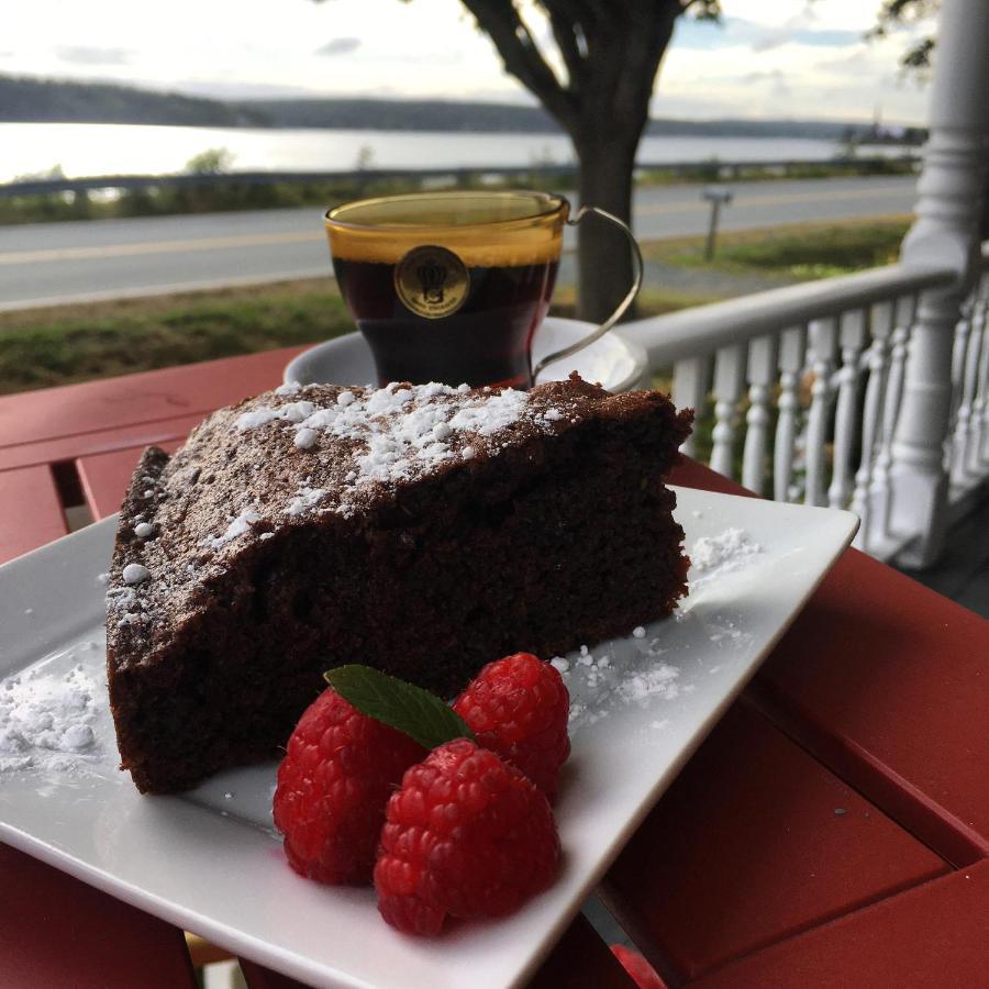Toba'S Bed & Breakfast Lunenburg Esterno foto