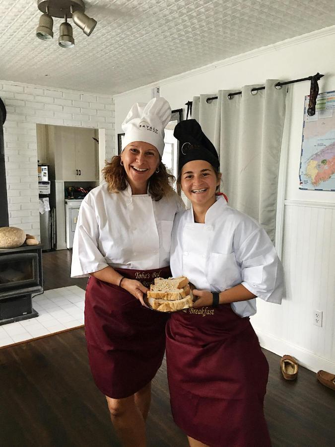 Toba'S Bed & Breakfast Lunenburg Esterno foto
