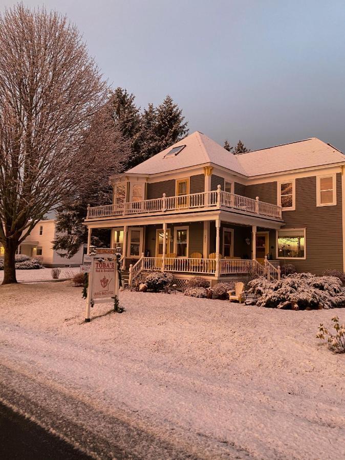 Toba'S Bed & Breakfast Lunenburg Esterno foto