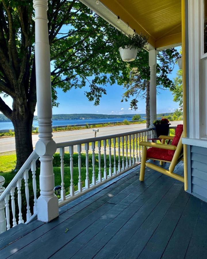 Toba'S Bed & Breakfast Lunenburg Esterno foto