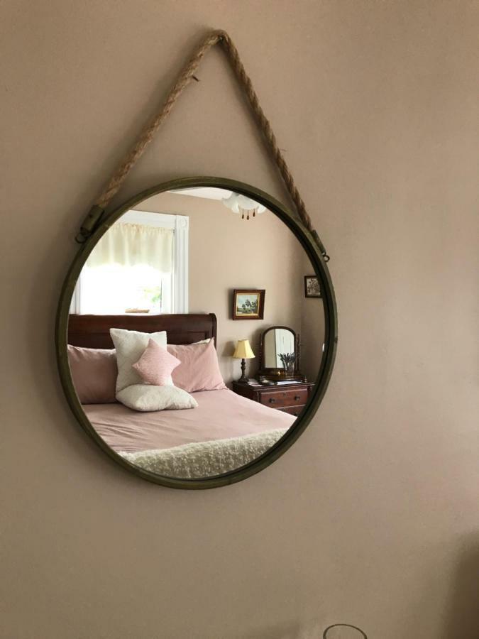 Toba'S Bed & Breakfast Lunenburg Esterno foto
