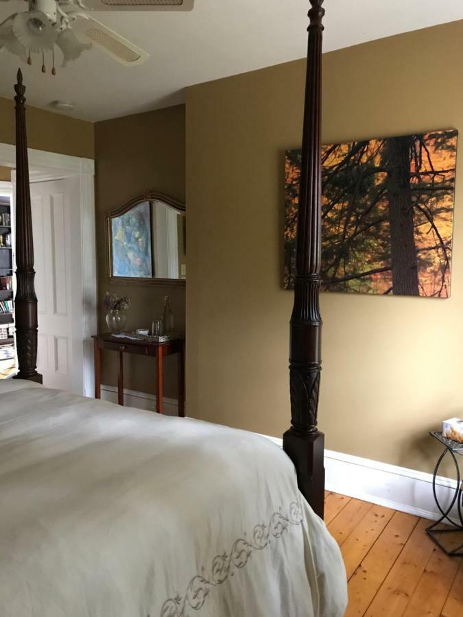 Toba'S Bed & Breakfast Lunenburg Esterno foto